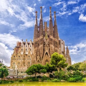 Sagrada Familia Small Group Guide Tour
